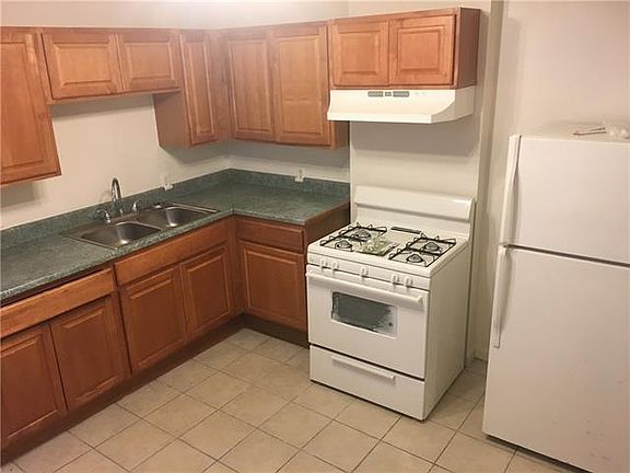 4th image of 3641 Delachaise St
