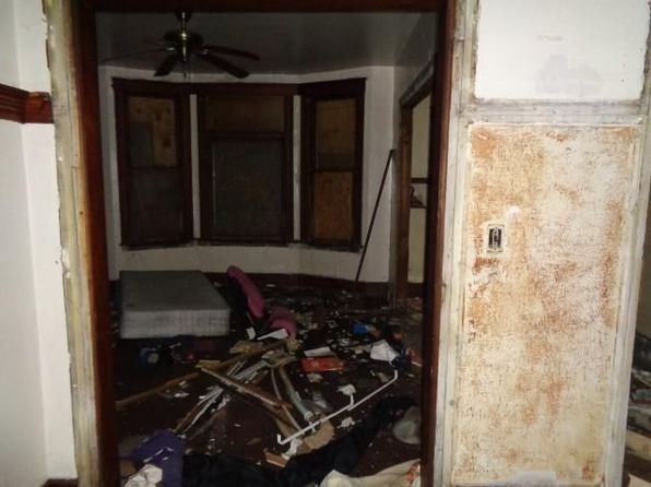 detroit-michigan-88610954 picture