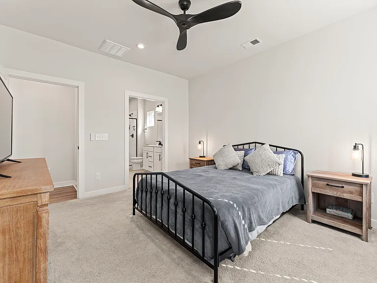 5095 Ives Ave — Photo 24