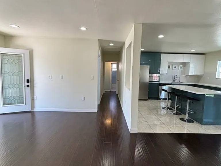 10041 Roselee Dr — Photo 4