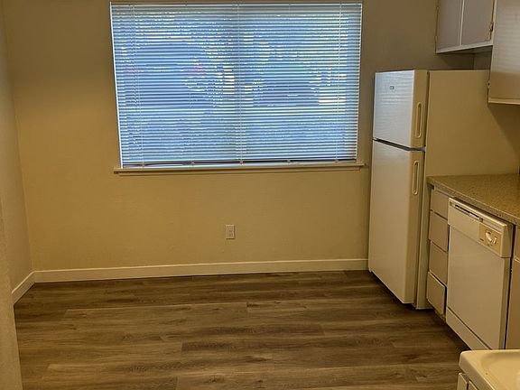 3rd image of 13 S 338th Pl APT B