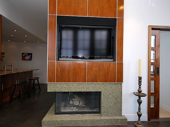 3rd image of 314 Catharine St APT 303