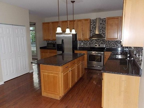 4th image of 1616 Woodland Ln