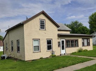 209 N Willis St, Heyworth, IL 61745