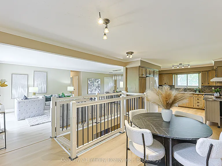 7 Robmar St — Photo 9