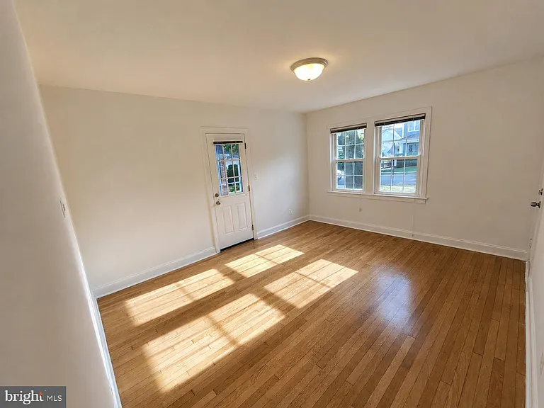 1227 N Utah St #3 — Photo 4