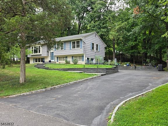 2nd image of 154 Hillside Ave