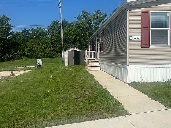 3rd image of 5237 Bud Ln