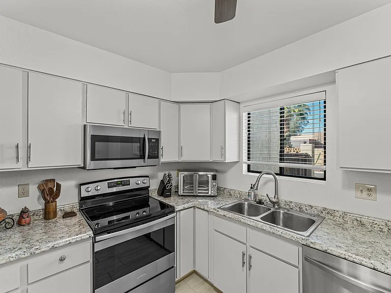 4992 N Via Carina — Photo 19