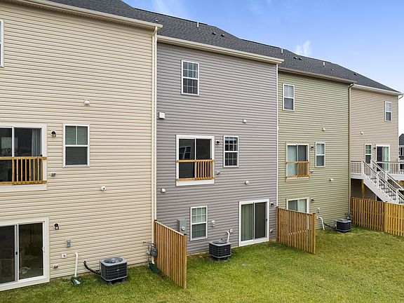 4th image of 530 Parkland Dr