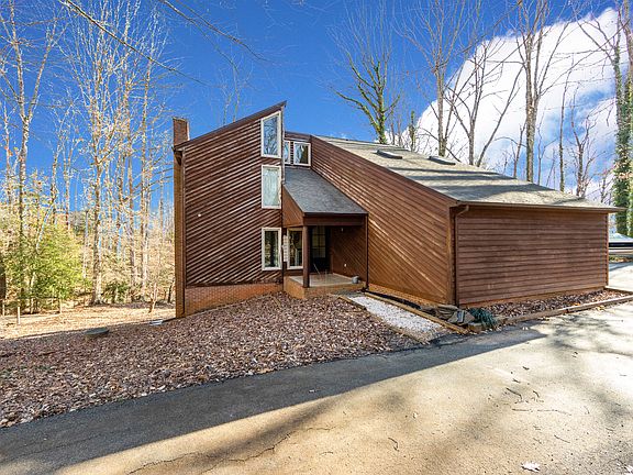 3rd image of 1758 Sherwood Ct