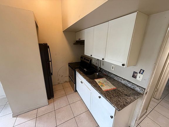 5th image of 3909 Belmont St APT 1