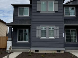 2562 NW Spruce Cone Ln, Redmond, OR 97756