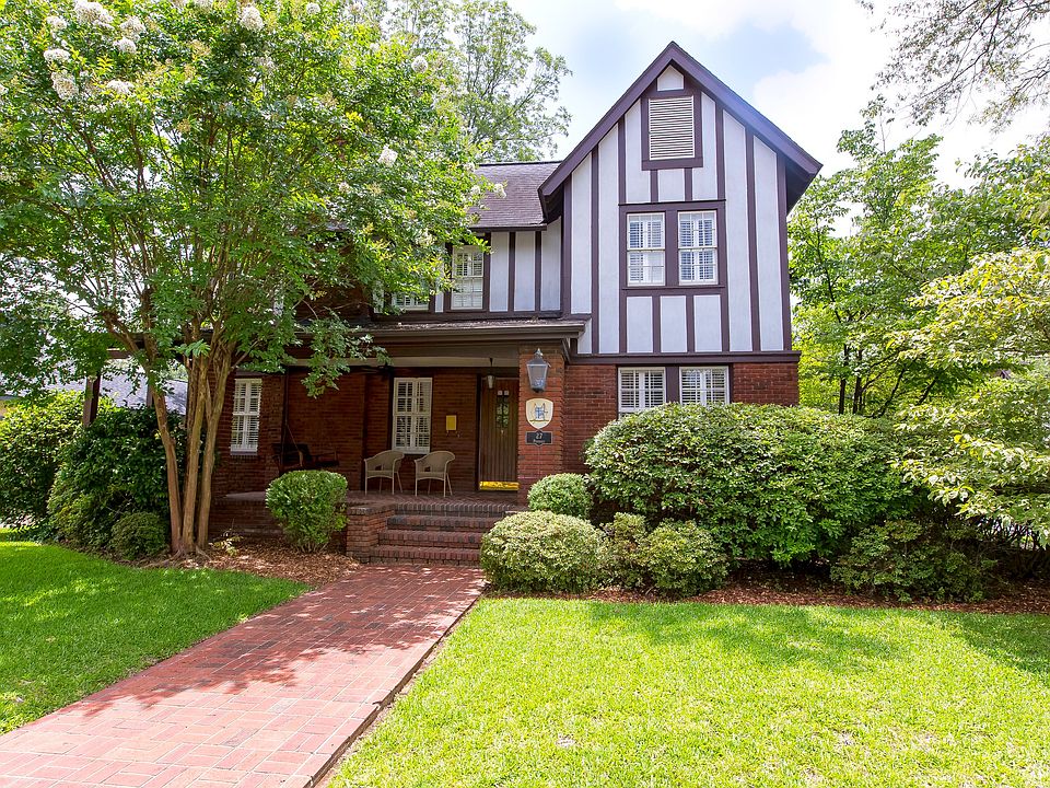 1st image of 27 Pinehurst Dr