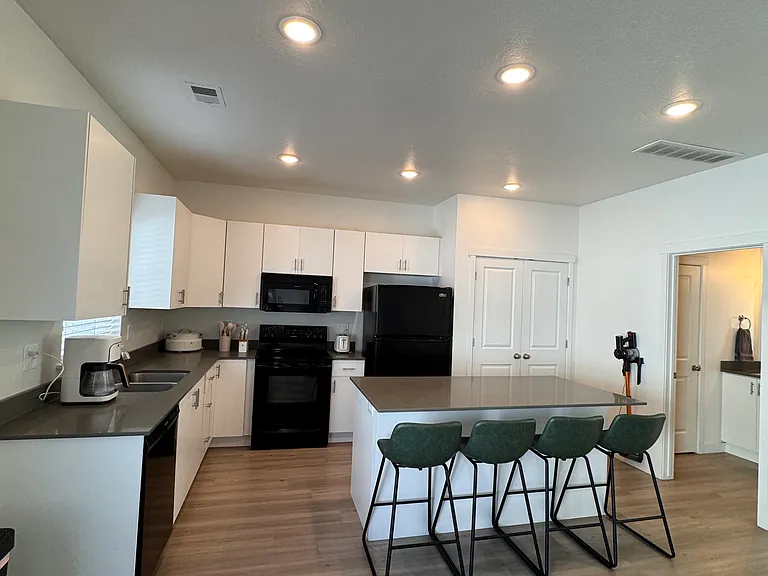 860 Place Townhomes — Photo 27