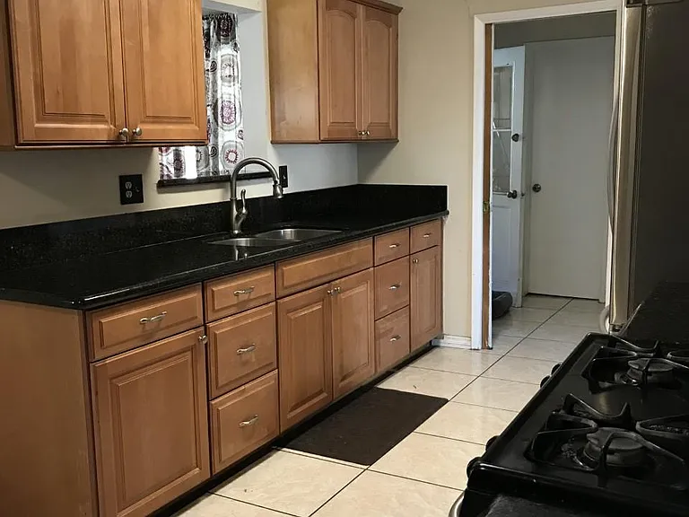 7013 La Sena Ave — Photo 4