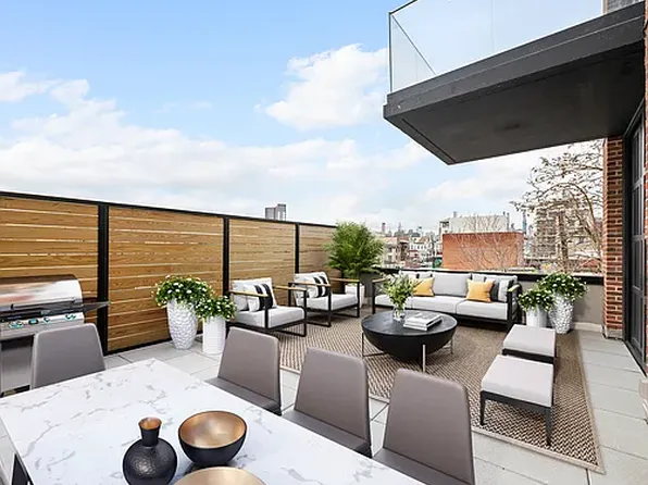 11-16 Main Ave #2A, Astoria, NY 11102