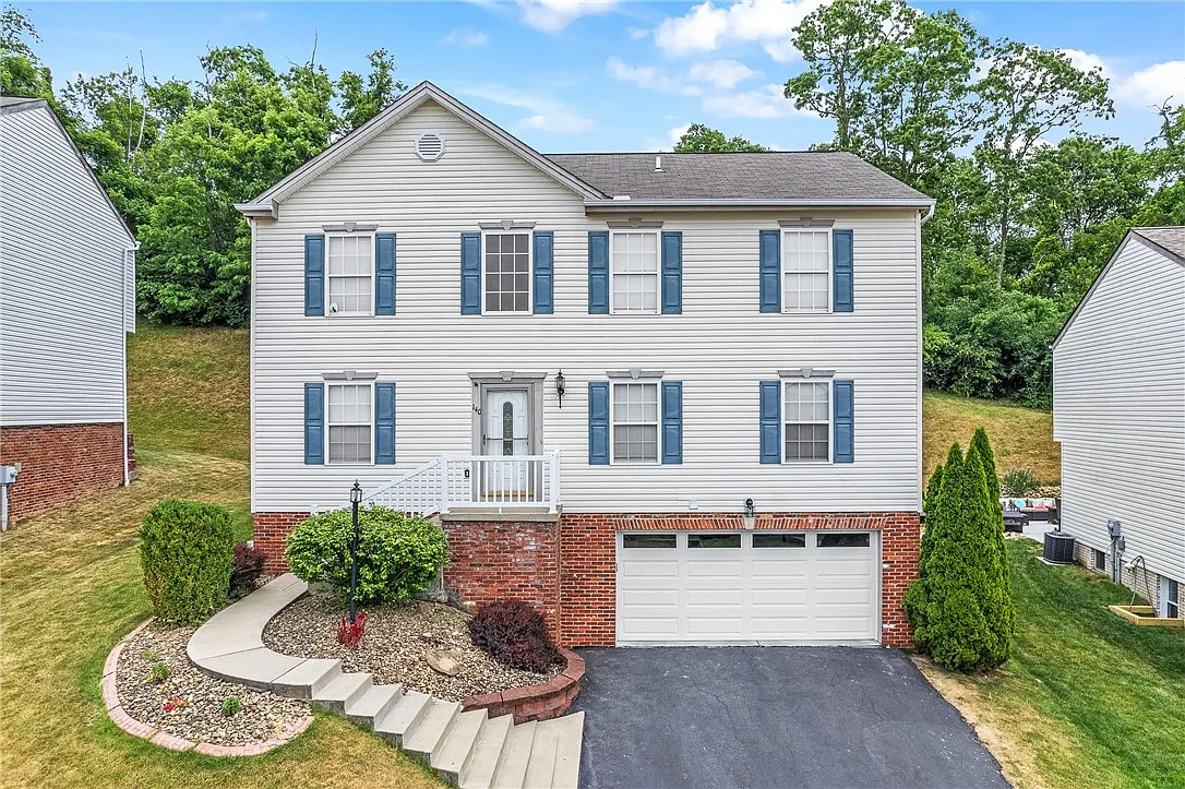 140 John Dr photo 1