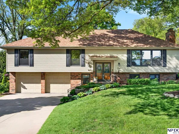 736 Leawood Dr, Omaha, NE 68154