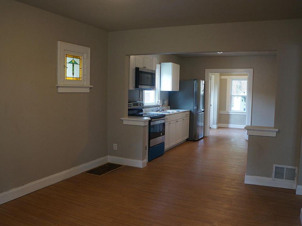 1st image of 7605 Fairham Ave