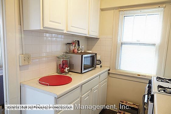5th image of 903 E Kilbourn Ave APT 65