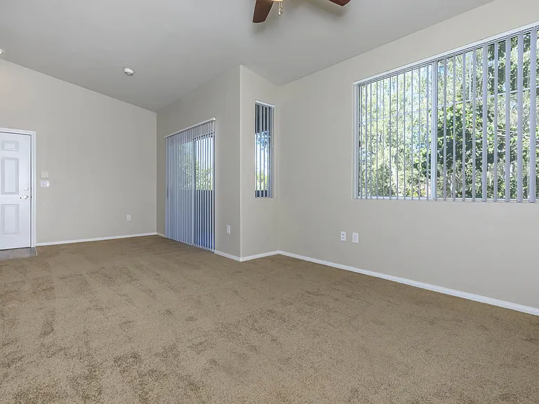 Renovated 1b1 683 SQFT 1 Bed 1 Bath