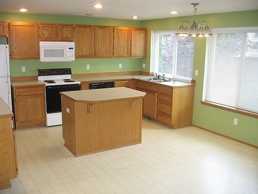2nd image of 4015 231st Street Ct E