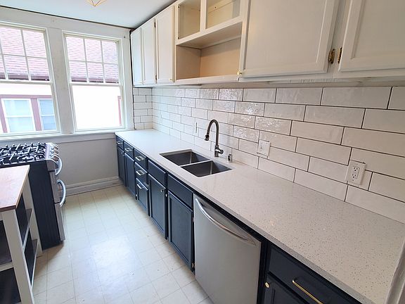 4th image of 1303 Drake St