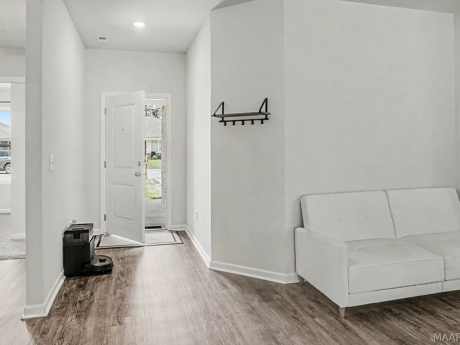 3 bed, 2.0 bath, 1446 sqft, $1,750 — Photo 4