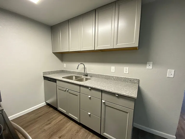 Westwood Apartments — Photo 210