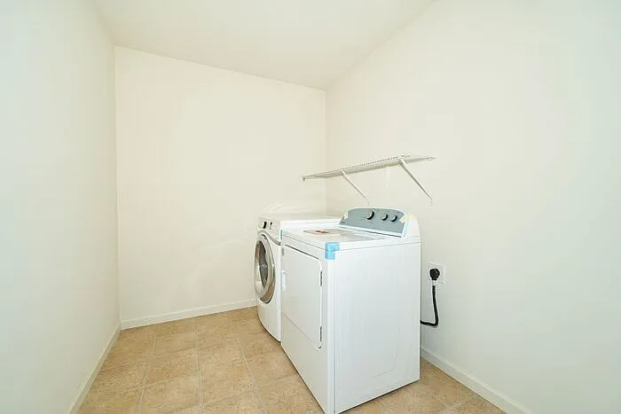 965 Adlo Ln — Photo 28