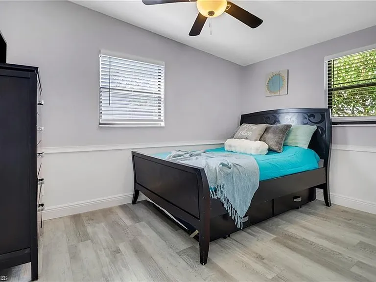 2047 Harbor Ln — Photo 19