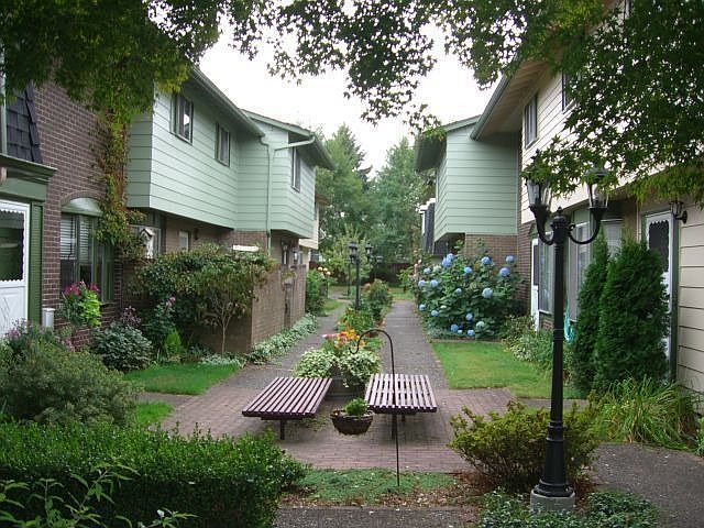 2nd image of 305 NE 63rd St APT 2