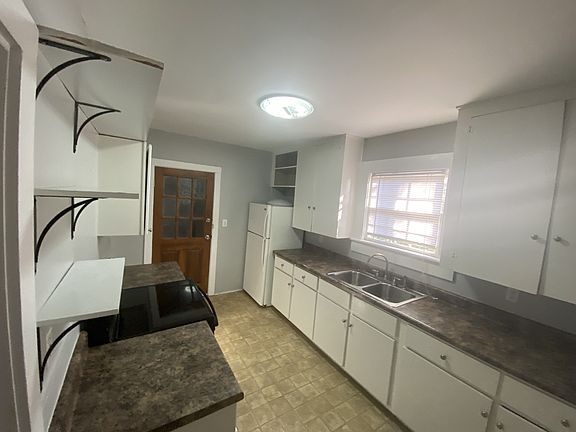 2nd image of 905 Kirkwood Ave