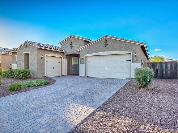 3rd image of 10212 W Hedge Hog Pl