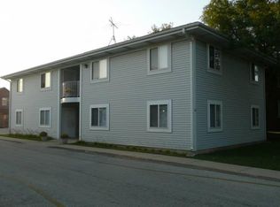 28 N Jackson St APT 1W, Waukegan, IL 60085