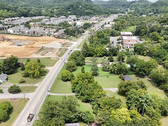 4th image of 540 Franklin Rd