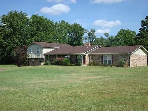 1st image of 11 Lauren Ln