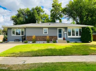 506 17th Ave W, Williston, ND 58801