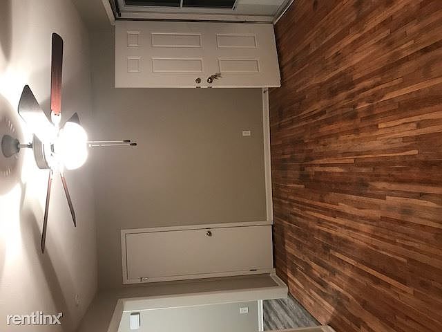 2nd image of 1217 E Cloverdale Dr