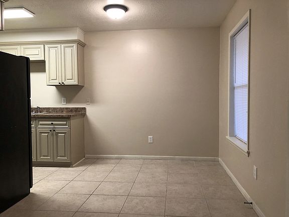 4th image of 605 San Benito Ct