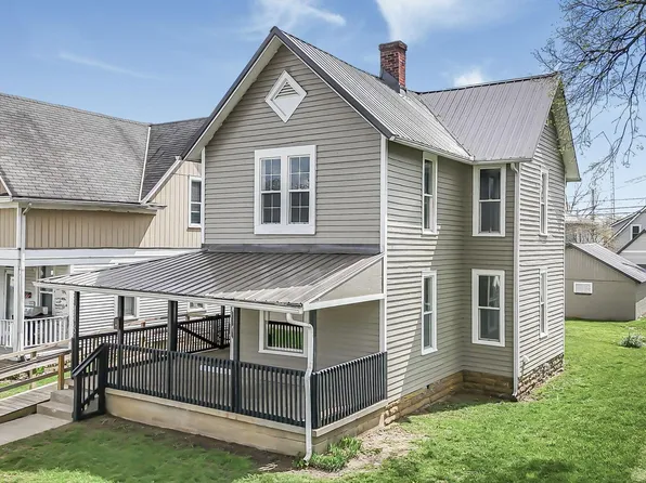 800 1/2 W Vine St, Mount Vernon, OH 43050