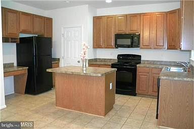 2nd image of 3753 Bedford Dr