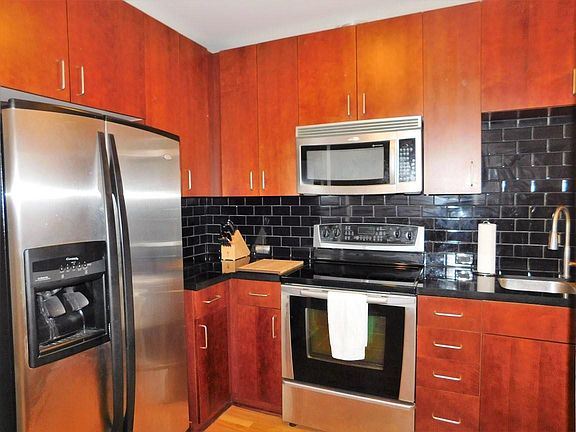 3rd image of 155 Court Ave #1011