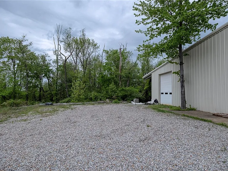 215 Hawk Hill Dr — Photo 25