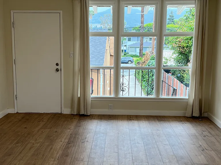 1711 W Alameda Ave #C — Photo 1