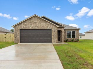 15 Candlelight Dr, Conway, AR 72032