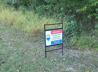 835 N Lakeshore Dr, Louisa, VA 23093