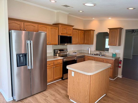 4th image of 1143 W Lakeview Dr #1143