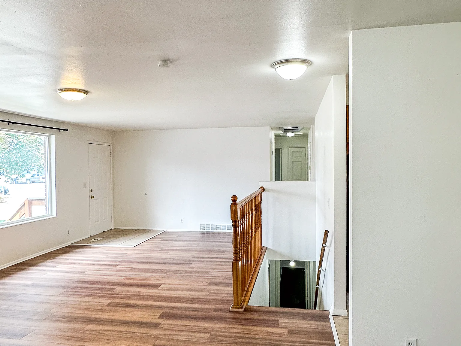 5 bed, 2300 sqft, $2,995 — Photo 4
